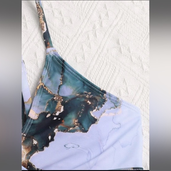 Shein 3 piece Marble Print Bikini Swimsuit with Beach Skirt NWT - Picture 4 of 17